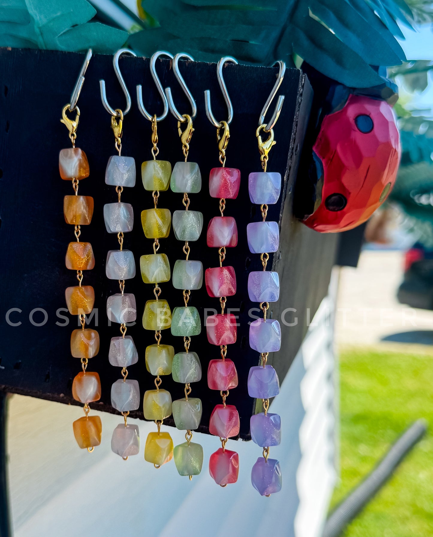 UV Color Changing Dangles